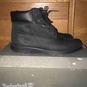 Women’s black timberlands 8.5